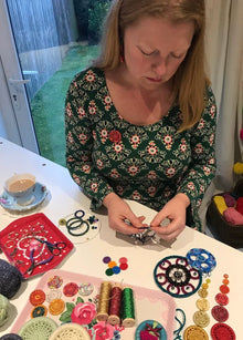 Workshop | The Creative Craft Show: Farnborough International | Friday 1st September -TRADITIONAL DORSET BUTTON CARTWHEEL  with Gini’s Dorset Buttons- 14.45