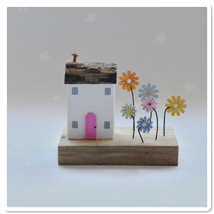 Workshop | The Creative Craft Show / Sewing for Pleasure / Fashion & Embroidery, Birmingham NEC - Spring 2026 |  MAKE DAISY COTTAGE with Louise Whiteley, Tilly’s Cottages - Saturday 14th March 2026 14.15pm