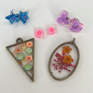 Workshop | The Creative Craft Show/Simply Christmas: Glasgow Autumn 2026 | GORGEOUS RESIN JEWELLERY with Katharine Wright, Leicestershire Craft Centre - Sunday 25th October 2026 - 10.15am