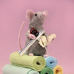 Workshop | Creative Craft Show / The Stitch Show: Exeter - Autumn 2024 | NEEDLE FELTED TAILOR MOUSE with Steffi Stern, The Makerss - Friday 27th September 2024 13.45pm