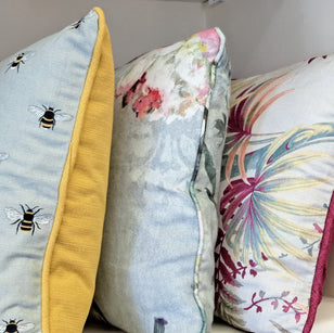 Workshop | The Creative Craft Show / Sewing for Pleasure / Fashion & Embroidery, Birmingham NEC - Spring 2026 | PIPED, ZIPPED CUSHION COVER with Sue Hazell, Sewing Tuition Sunday 15th March 2026 - 14.45pm